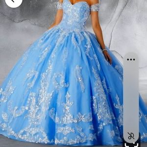 Size 16 Cinderella blue Quinceañera dress with 2 hoop slips.